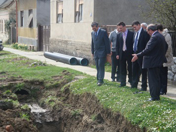  Brodsko-posavska županija : Gospodarstvo : Obilazak radova na izgradnji kanalizacija u Brodskom Stupniku