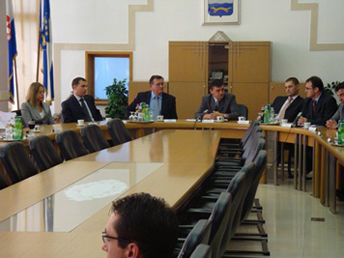  Brodsko-posavska županija : Gospodarstvo : Potpisani ugovori "Lokalni projekti razvoja malog gospodrastva"