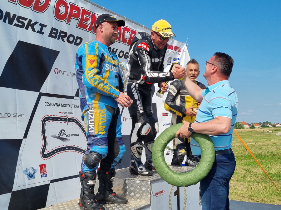 U SLAVONSKOM BRODU ODRŽAN DVODNEVNI PRAVI ADRENALINSKI MOTO SPEKTAKL