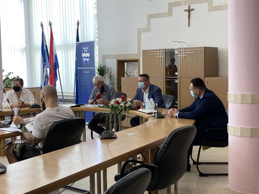 Potpisani ugovori o dodjeli bespovratnih potpora za očuvanje i unaprjeđenje poslovne aktivnosti zbog trajanja epidemije bolesti COVID-19 u 2021.