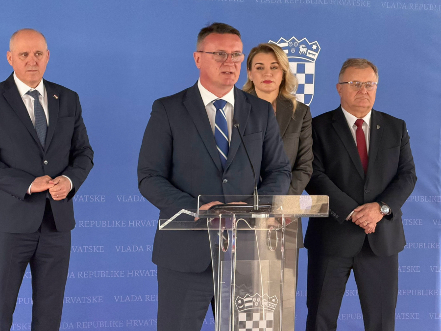 S POTPREDSJEDNIKOM VLADE I MINISTROM BAČIĆEM O PRIUŠTIVOM STANOVANJU