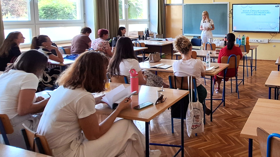 ODGOJNO-OBRAZOVNI DJELATNICI USPJEŠNO PROŠLI PROGRAM RESCUR – NA VALOVIMA