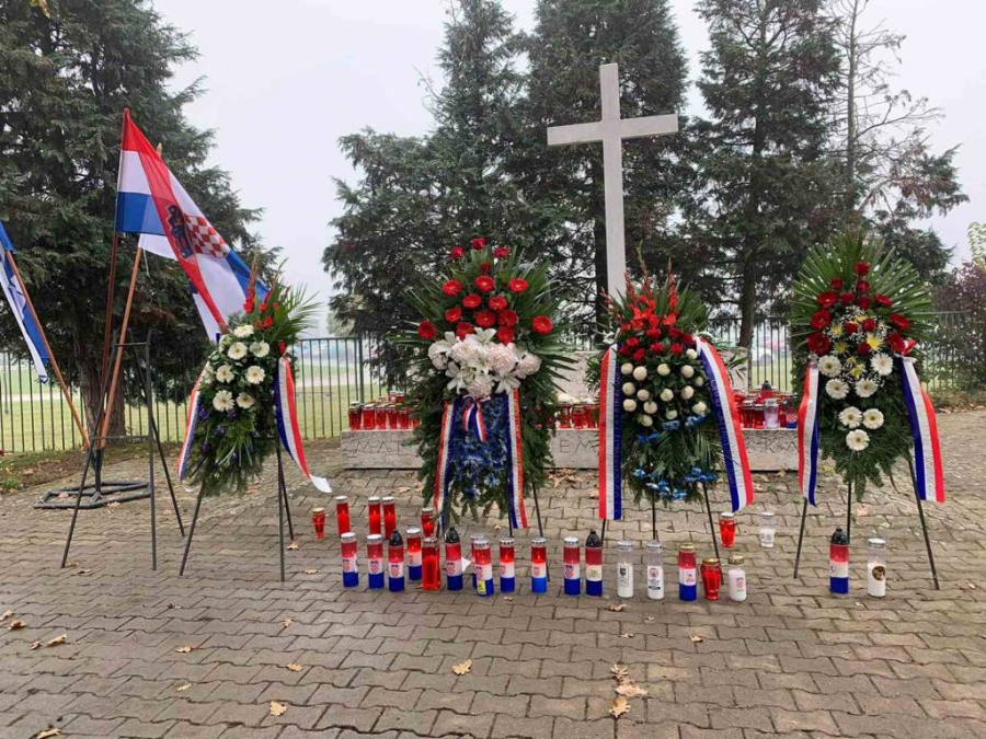 Položeni vijenci uoči blagdana Svih svetih