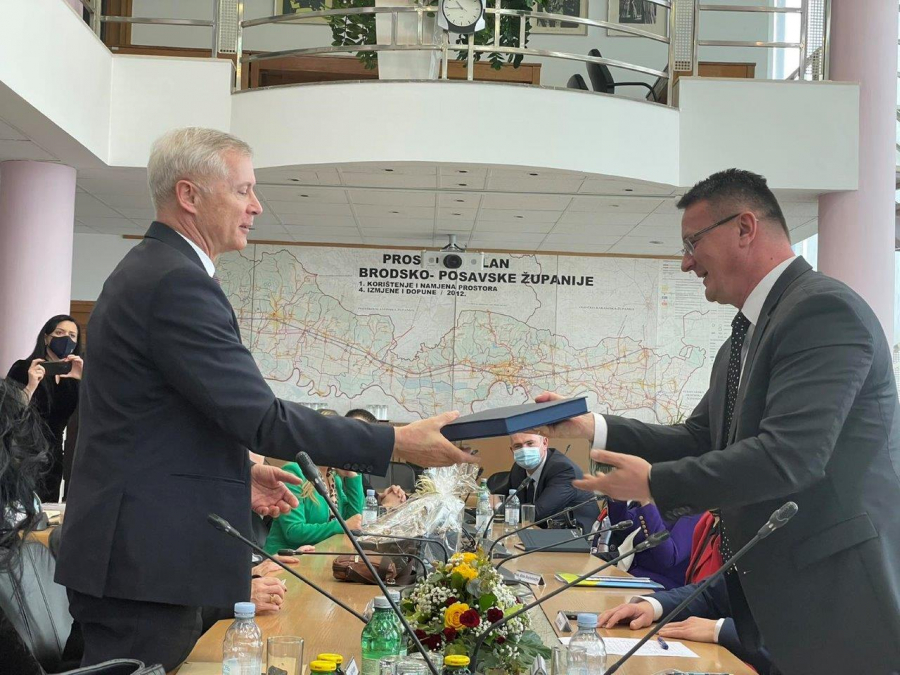 ODRŽAN RADNI SASTANAK ŽUPANA I SURADNIKA BRODSKO-POSAVSKE ŽUPANIJE S DELEGACIJOM FEDERACIJE BOSNE I HERCEGOVINE