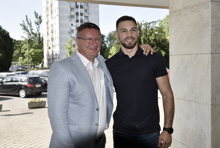ŽUPAN MARUŠIĆ SUSREO SE S EUROPSKIM PRVAKOM U BOKSU – GABRIJELOM VEOČIĆEM