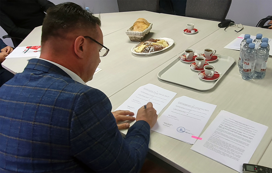 POTPISAN SPORAZUM O PROVEDBI VETERINARSKO-ZDRAVSTVENOG PREGLEDA TOVNIH SVINJA ZAKLANIH U ODOBRENIM KLAONICAMA ZA 2022. GODINU I NAČINU SUFINANCIRANJA