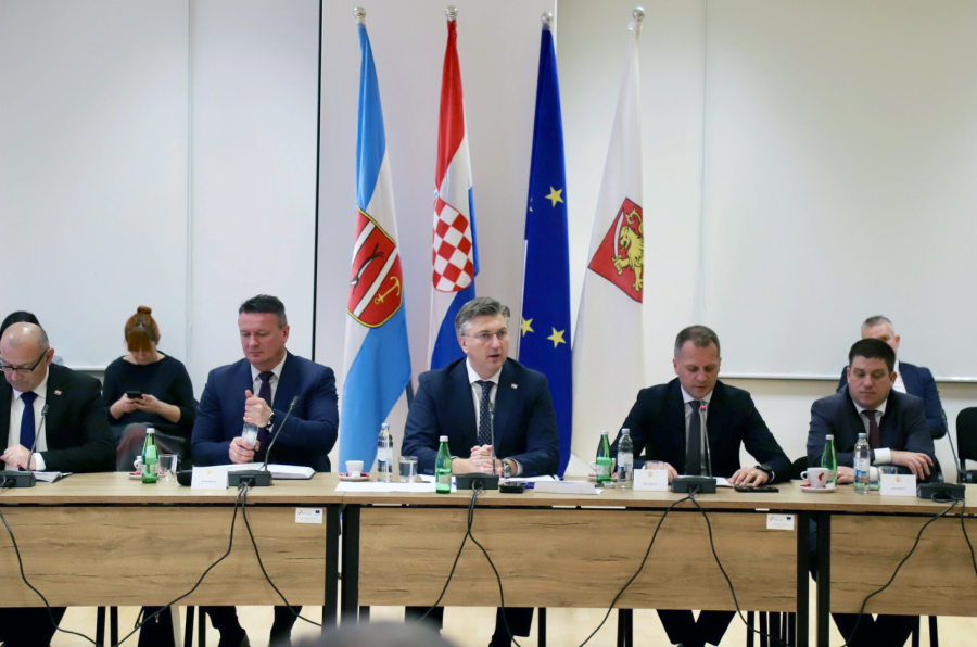 ODRŽAN SASTANAK VLADE SA ŽUPANIMA, PREDSTAVNICIMA UDRUGE GRADOVA I HRVATSKE ZAJEDNICE OPĆINA U VIROVITICI
