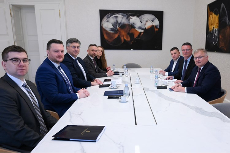 ŽUPAN MARUŠIĆ NA SASTANKU S PREMIJEROM: „VLADA OSMIM PAKETOM MJERA OSIGURAVA CJENOVNO PRIUŠTIVU ENERGIJU“